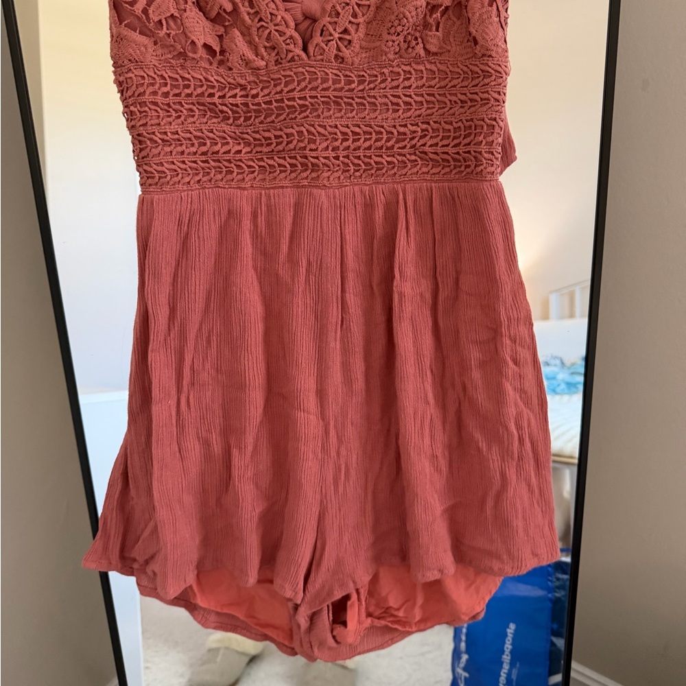 ILLA ILLA Coral Lace Trim Romper - Picture 3 of 5